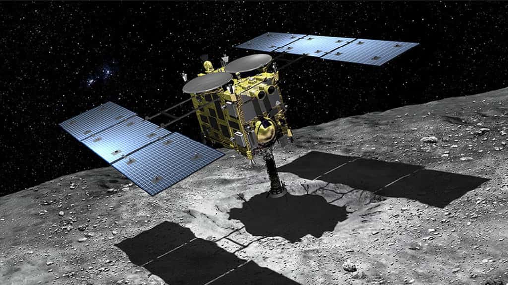 En décembre, la sonde japonaise Hayabusa-2 rapportera sur Terre les échantillons de l’astéroïde Ryugu. © Akihiro Ikeshit, Jaxa