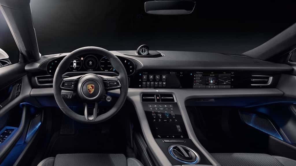 L’intérieur de la Porsche Taycan Turbo est personnalisable avec des matériaux recyclés et sans cuir. © Porsche