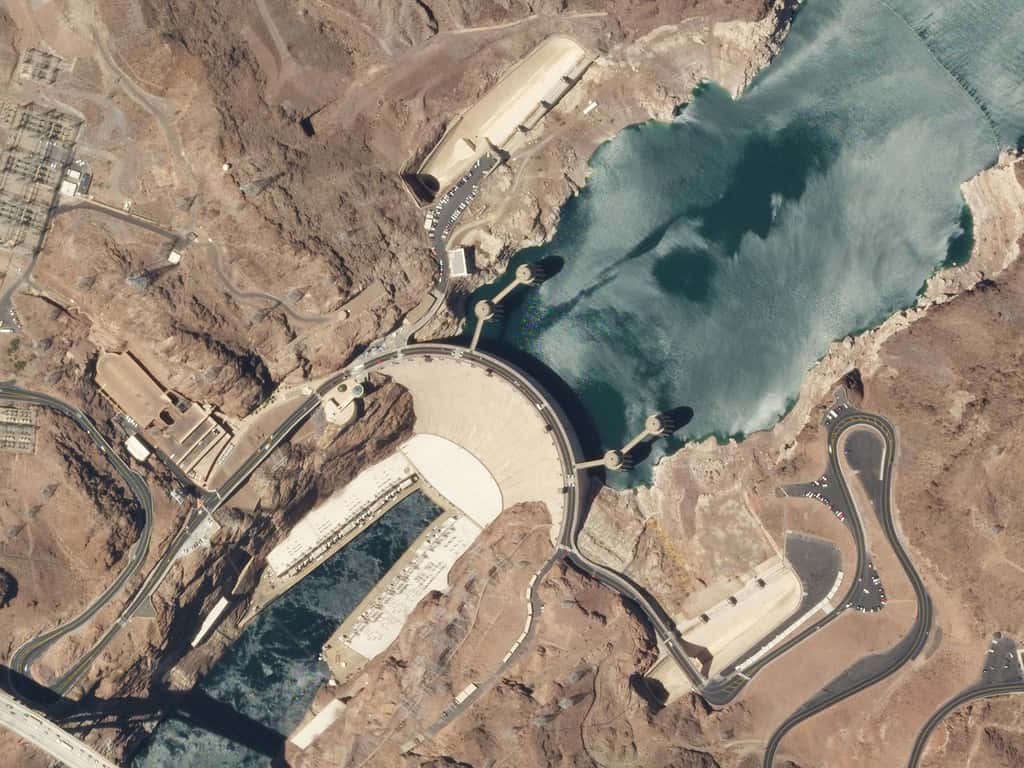 Le barrage Hoover (Nevada). © 2021 Planet Labs, Inc