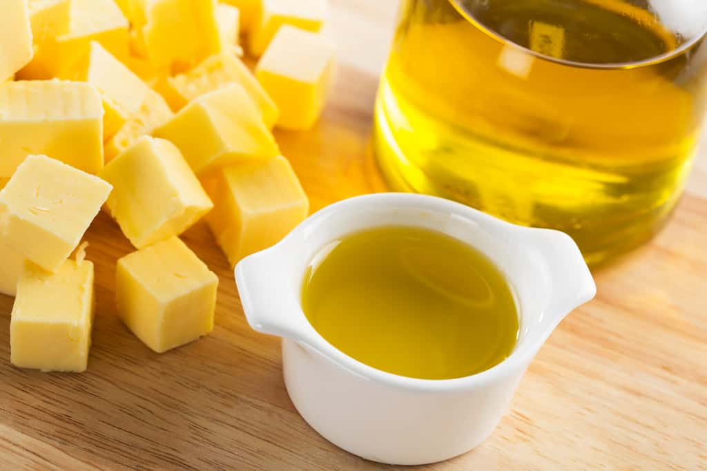 Les corps gras, comme l'huile et le beurre, sont riches en lipides. © charlottelake, Adobe Stock