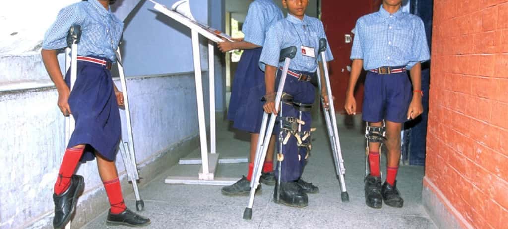 Des enfants paralysés par la poliomyélite. © OMS, P. Virot