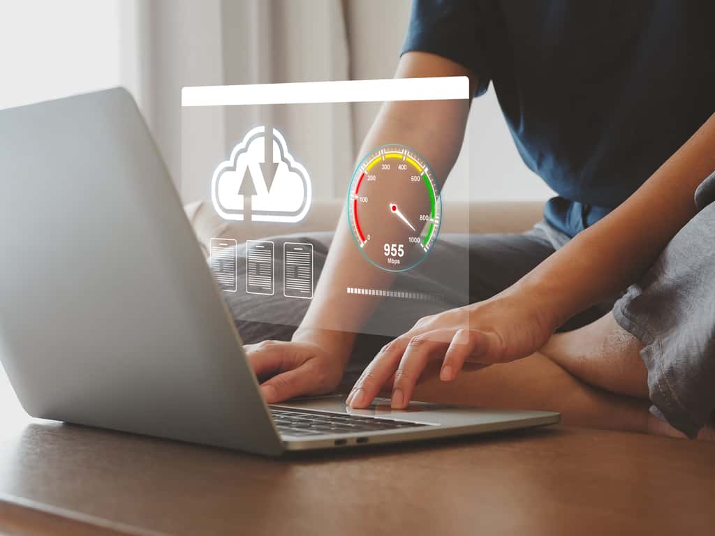 Longtemps cantonnée aux grandes villes, la fibre optique s’étend désormais à la campagne © MarutStudio, Adobe Stock Longtemps cantonnée aux grandes villes, la fibre optique s’étend désormais à la campagne © MarutStudio, Adobe Stock