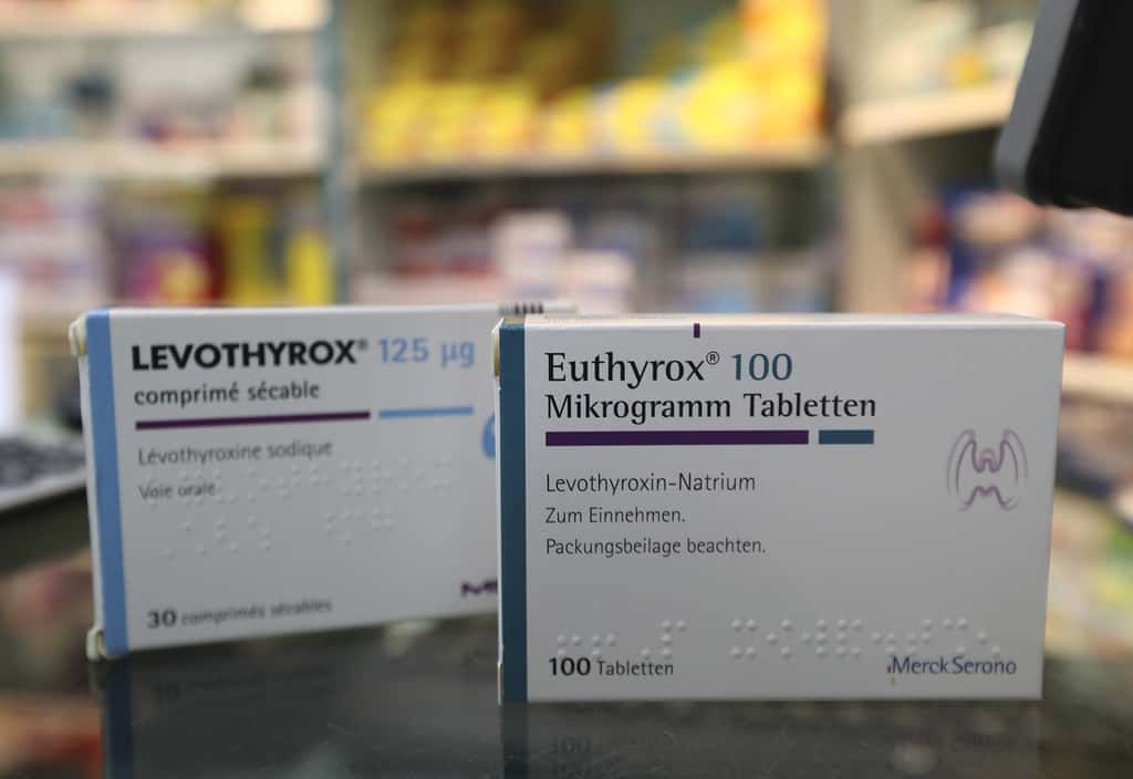 La nouvelle formule du Levothyrox a été mise sur le marché en mars, mais certains patients se sont rapidement plaints d'effets secondaires. Des stocks de l'ancienne formule ont été importés d'Allemagne de façon transitoire, sous le nom d'Euthyrox.© Jacques Demarthon, AFP