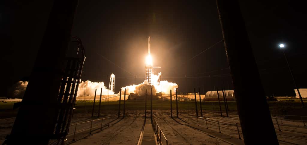 Le lanceur Flacon 9 a décollé ce vendredi 23 avril 2021 à 11 h 49 du centre spatial Kennedy (États-Unis) emportant la capsule Crew Dragon vers la Station spatiale internationale (ISS). À son bord, Thomas Pesquet et trois autres astronautes. © Nasa