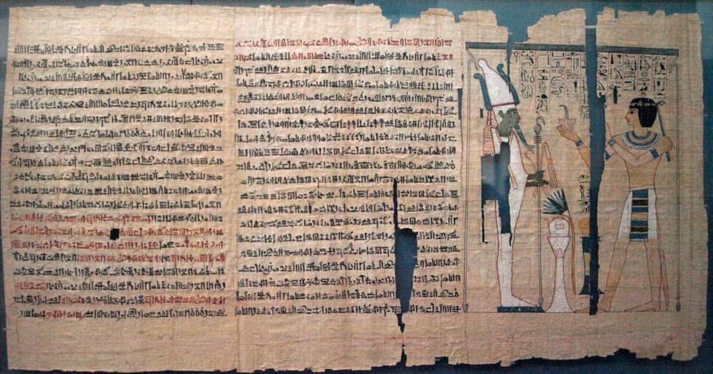 Un papyrus extrait du <em>Livre des Morts</em> de Pinedjem II, 21<sup>e</sup> dynastie, vers 990-969 av. Originaire de la cache royale de Deir el-Bahri. Cette scène représente Pinedjem II dans son rôle de Grand Prêtre faisant une offrande au dieu Osiris. EA 10793/1. © <em>British Museum, Wikimedias Commons</em>, CC by-sa 3.0 