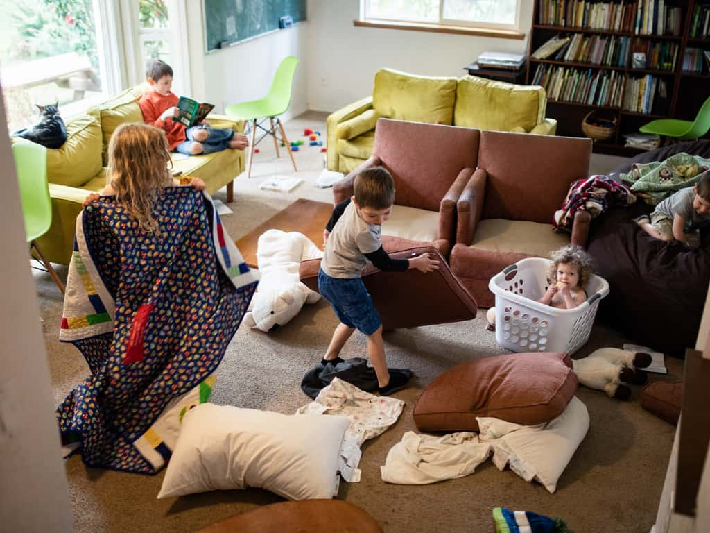 Fini le désordre ! Adoptez la méthode 12-12-12 pour une maison enfin bien rangée. © iStock