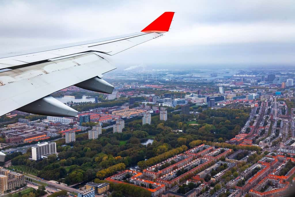 Il ne fait pas bon vivre à proximité d'un aéroport dont les nuisances sonores affectent la santé cardiaque. © Bellena, Shutterstock.com 