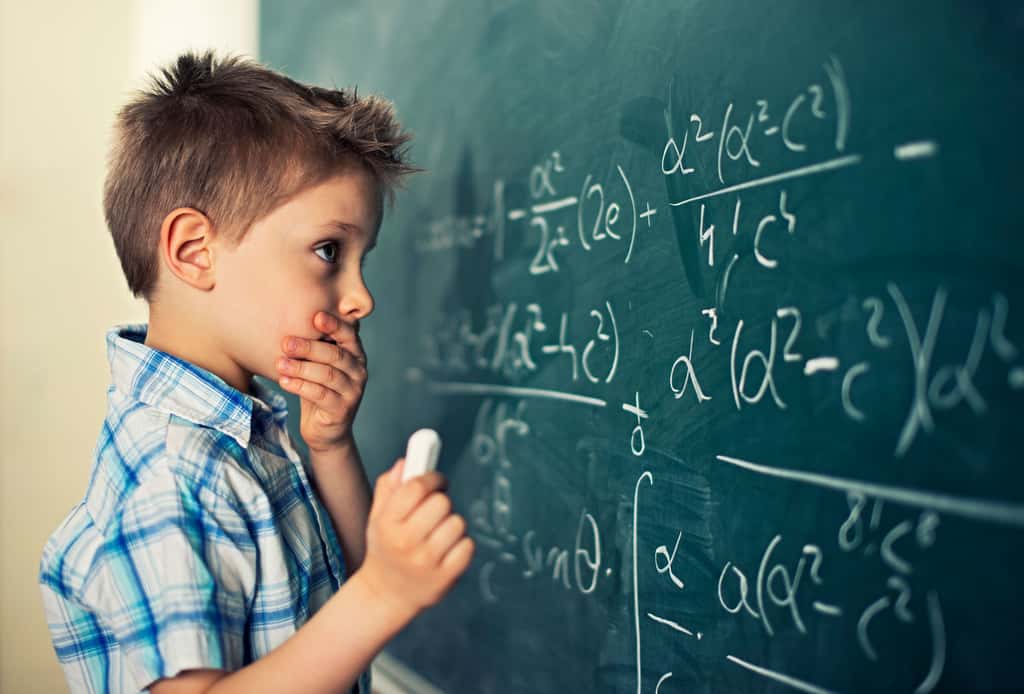 En France, cet écart de genre en maths et sciences à la fin du primaire est le plus fort des pays de l'UE, selon une étude internationale. © mgorthand, Getty Images
