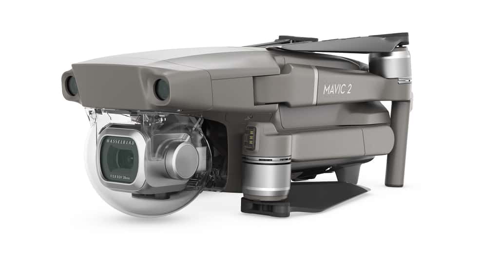 Le Mavic 2 de DJI est le drone quadrirotors compact parfait pour les amateurs qui souhaitent aller plus loin. Contrairement aux drones-jouets, il ne finira pas dans un placard en raison de ses capteurs, de sa stabilité et de sa fiabilité. © DJI