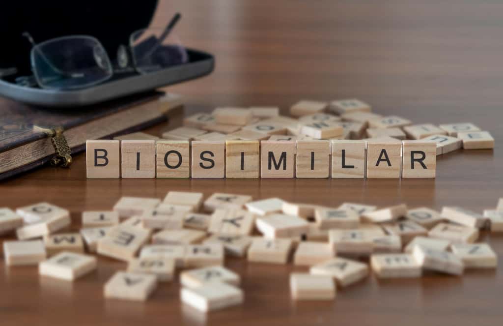 Les biosimilaires ne sont pas considérés comme des génériques, puisqu'ils ne sont pas strictement identiques aux médicaments de référence. © lexiconimages, Adobe Stock