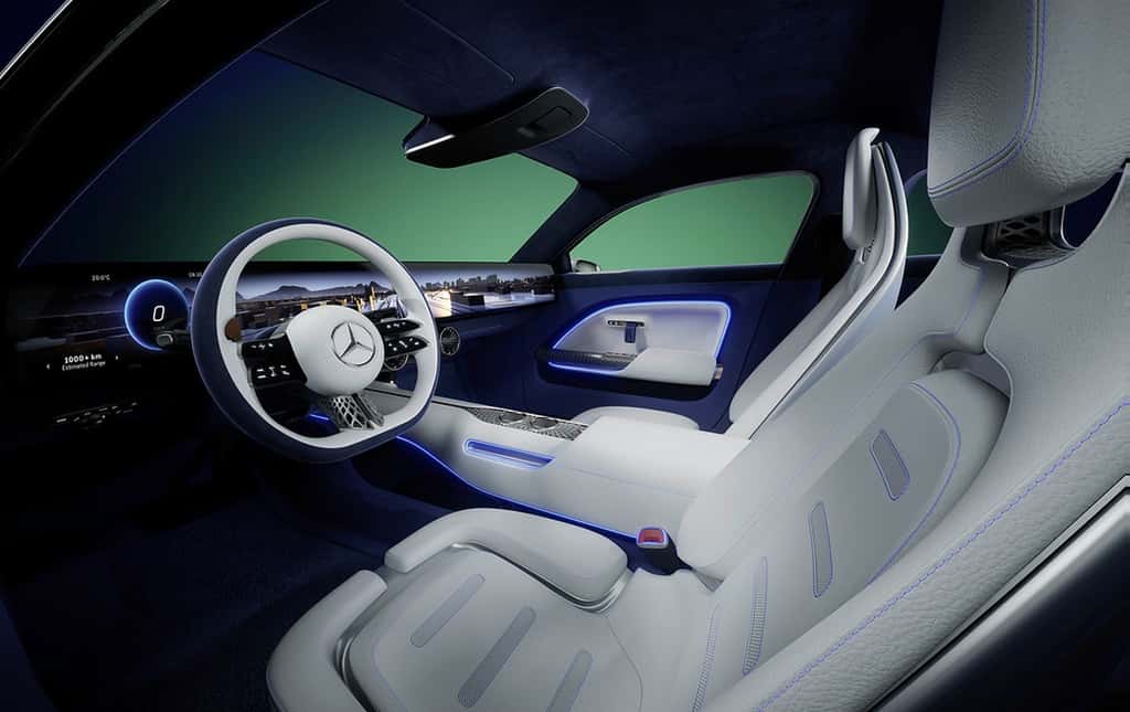 L’intérieur de la Mercedes Vision EQXX fait la part belle aux technologies futuristes et aux matériaux écologiquement vertueux. © Mercedez-Benz