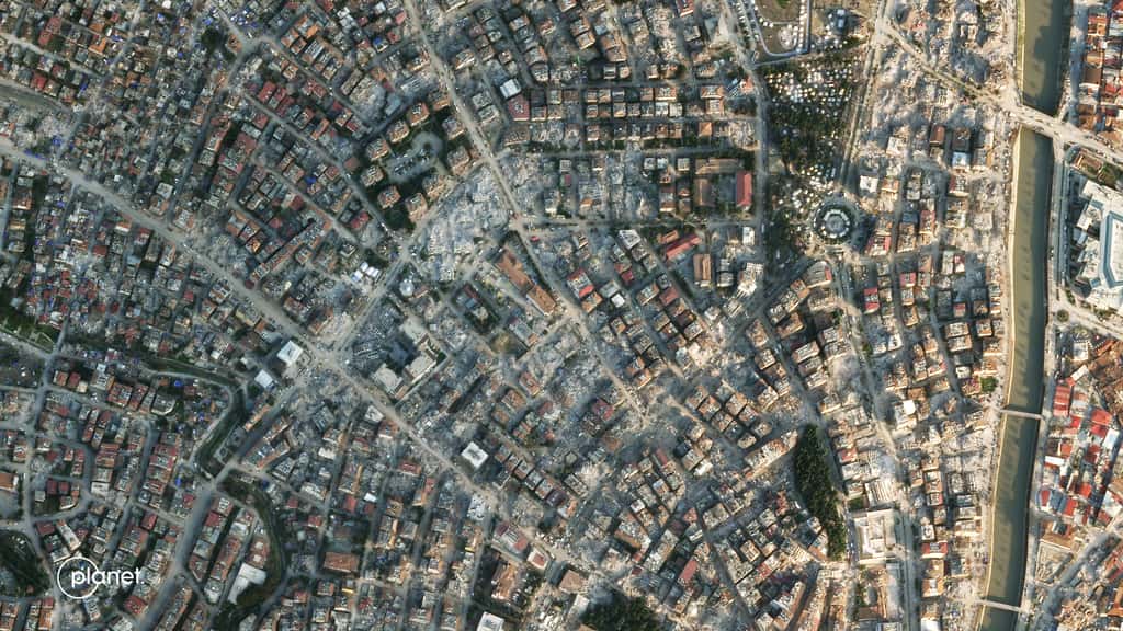 La ville d'Antakya compte de nombreux quartier fortement dévastés. © Planet Labs PBC