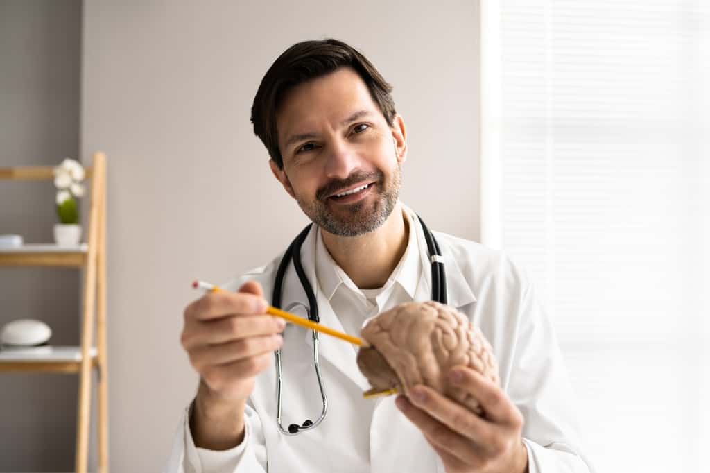 Le neurologue est un médecin spécialisé dans le diagnostic et le traitement de maladies touchant le cerveau ou le système nerveux. Au contact de patients pouvant être atteint de pathologies lourdes, le neurologue doit faire preuve de pédagogie et d'empathie, et nouer une relation de confiance pour mettre en place un traitement efficace. © Andrey Popov, Adobe Stock.