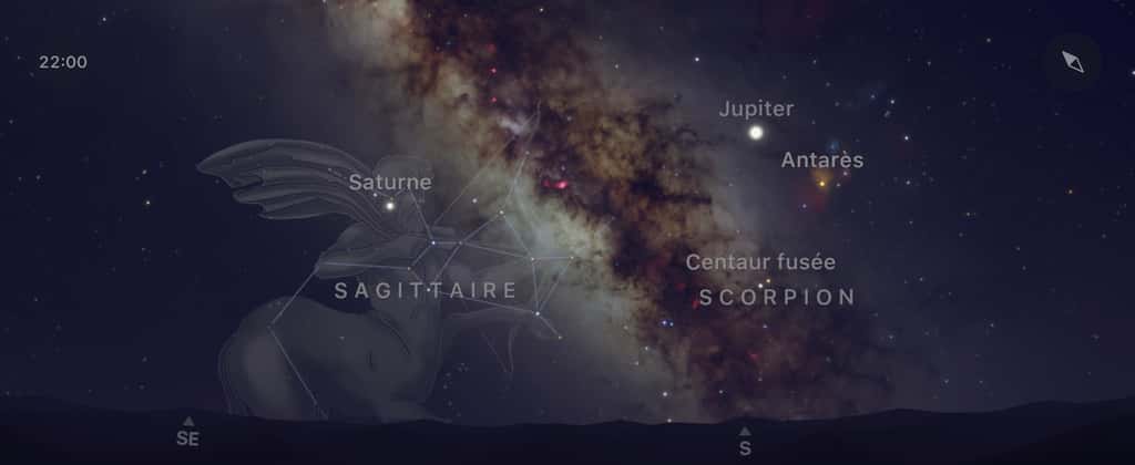 Le ciel nocturne en ce moment vers 22 h en direction du sud et du sud-est. Jupiter et Saturne brillent sur les rives de la Voie lactée, dans les régions occupées par les constellations du Scorpion et du Sagittaire. Capture d’écran de l’app SkyGuide. © SkyGuide