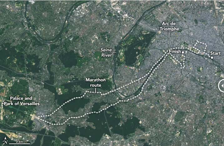 Le parcours de 42 km du marathon des Jeux Olympiques de Paris 2024. © NASA