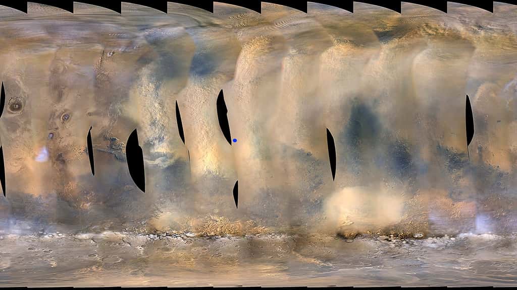 Mars, le 6 juin 2018, imagée par <em>Mars Reconnaissance Orbiter.</em> Le point bleu indique la position du rover Opportunity. © Nasa, JPL-Caltech, MSSS