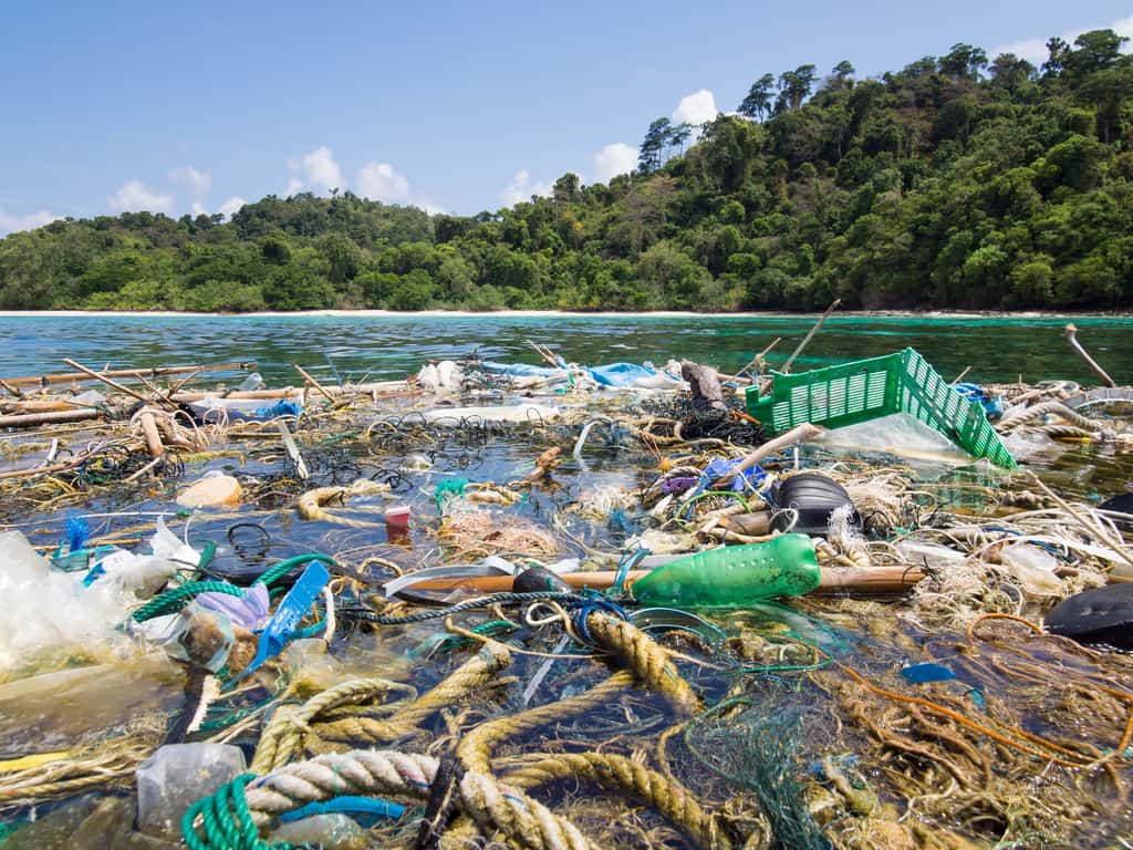  Bien que la pollution plastique soit un véritable fléau actuellement, la grande majorité de ces déchets aura disparu dans quelques millions d'années. Ce qui empêche de les utiliser comme marqueurs de l'Anthropocène. © Magnus Larsson, Getty Images