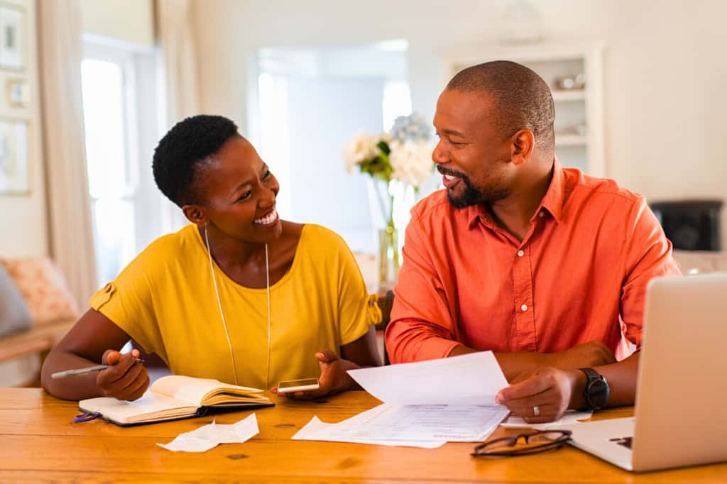 Le top 3 des pays où les gens s’épanouissent le plus confirme que… l'argent ne fait pas le bonheur. © Ridofranz, iStock