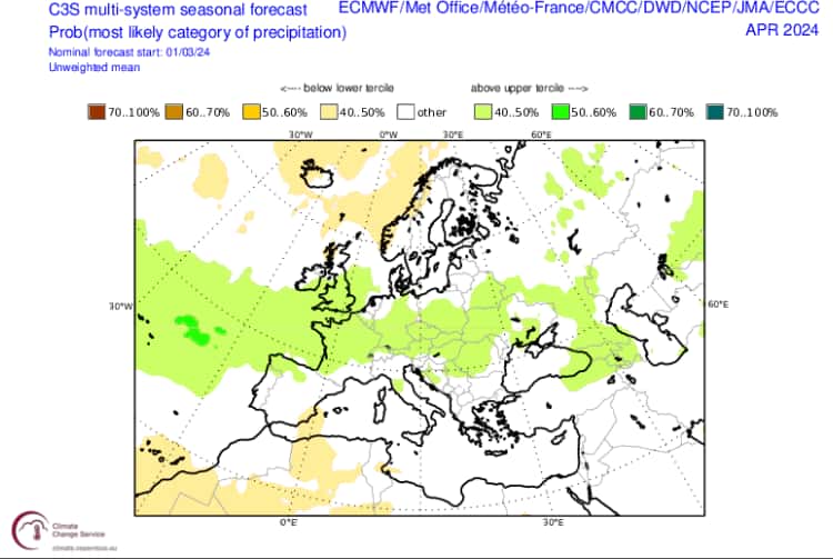 En vert, les zones où les précipitations s'annoncent plus abondantes que la normale en avril : le début du mois d'avril correspond parfaitement à cette prévision élaborée en mars. © Copernicus