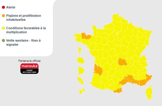 La carte de présence des moustiques au 27 octobre 2022 : en orange, le sud-est du pays, la Gironde, le Puy-de-Dôme, et les Côtes d'Armor sont au niveau « piqûres et prolifération inhabituelle ». © Vigilance Moustiques