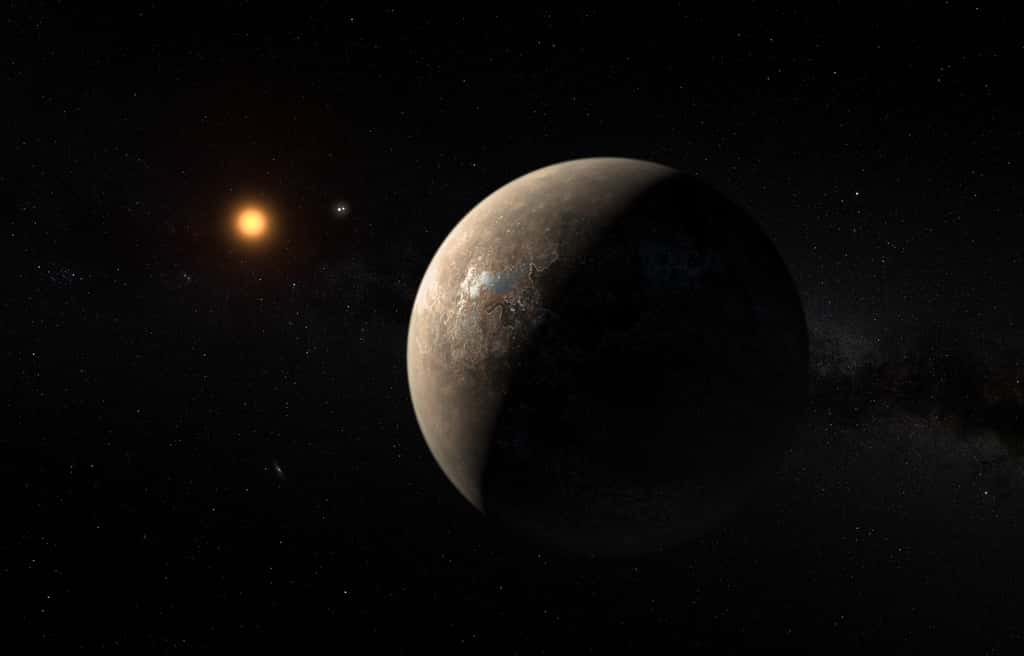 Cette vue d’artiste montre la planète Proxima b en orbite autour de la naine rouge Proxima du Centaure, l’étoile la plus proche du Système solaire. Le système d’étoiles double Alpha Centauri AB figure dans l’angle supérieur droit de l’image, entre la planète et l’étoile Proxima. Proxima b est dotée d’une masse légèrement supérieure à celle de la Terre et décrit une orbite autour de Proxima Centauri au sein même de la zone d’habitabilité de cette étoile. Sa température de surface est ainsi compatible avec la présence d’eau liquide. © M. Kornmesser, ESO