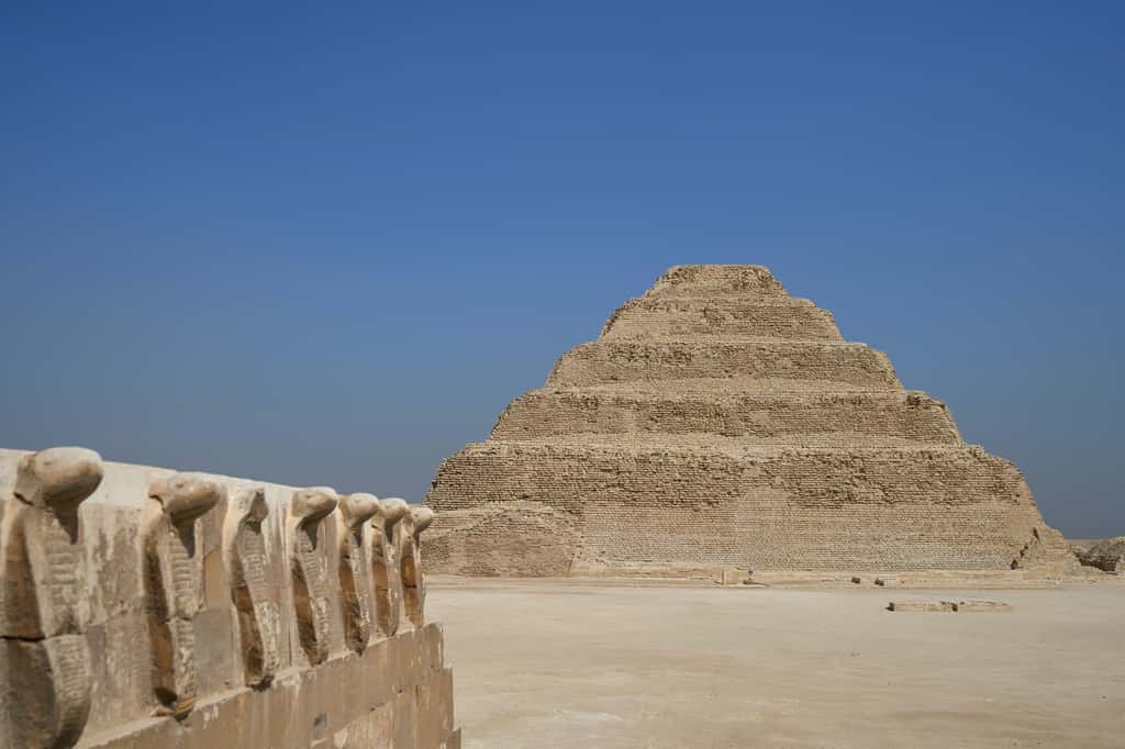 Pyramide à degrés de Saqqarah. © Dmitrii Zhodzishskii, Unsplash