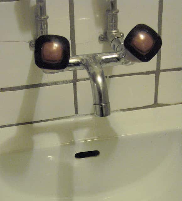 Comment changer un joint de robinet : Découvrez le guide complet!