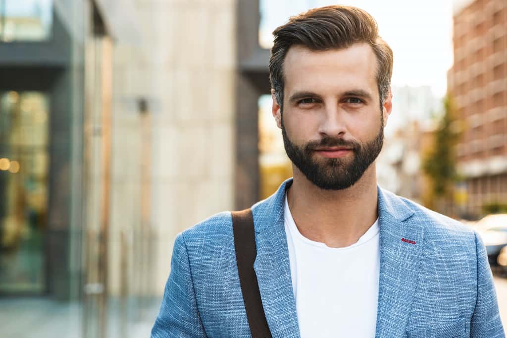 Il faut en principe deux à trois mois pour se faire pousser une barbe. © Drobot Dean, Adobe Stock