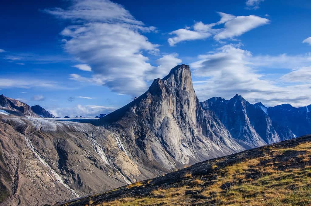 Le Mont Thor au Nunavut possède l’une des parois d’escalades les plus difficiles du monde. © ed, Adobe Stock