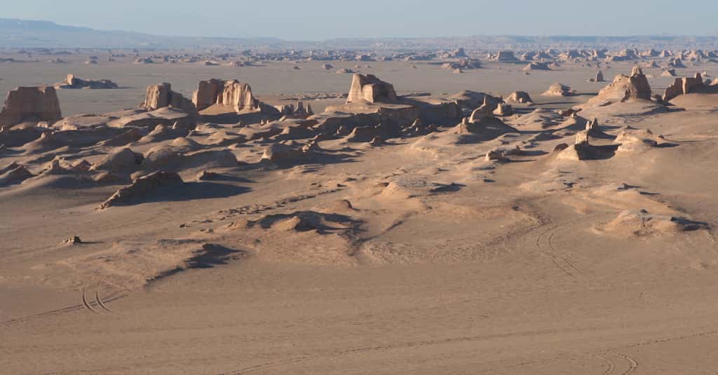 Le désert de Lout en Iran : l’endroit le plus chaud de la Terre pour la température au sol. © Ninara, Flickr