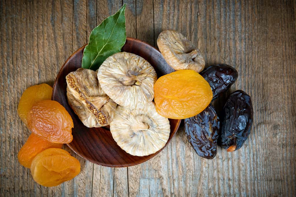 Les figues et abricots secs. © giulianocoman, Adobe Stock