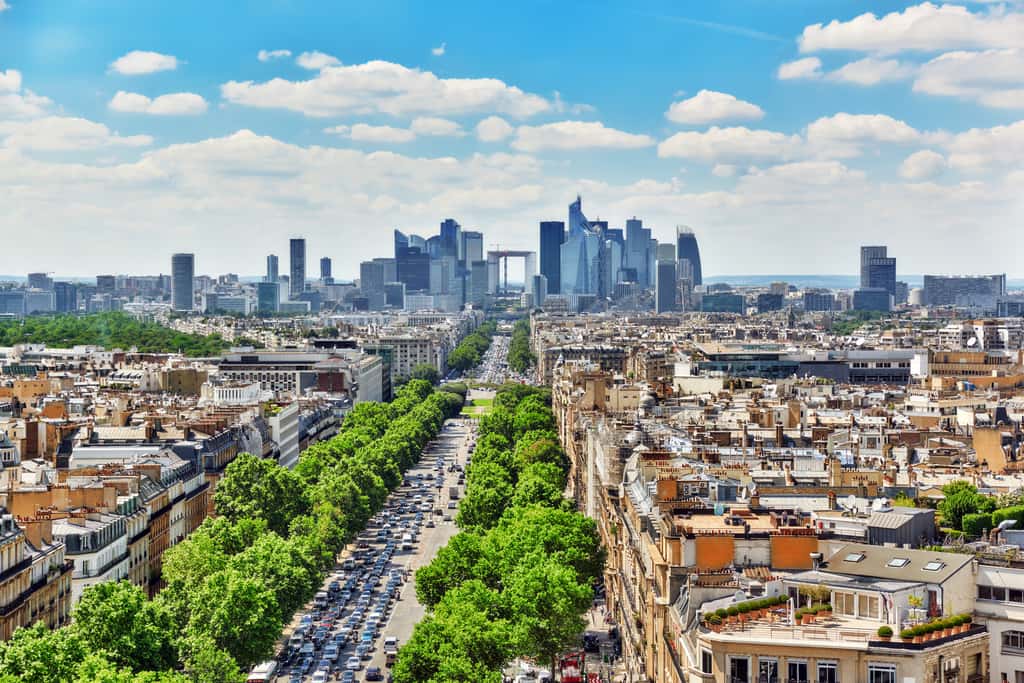 L’arche de la Défense est positionnée sur l’axe historique parisien ou voie royale. © BRIAN_KINNEY, Fotolia