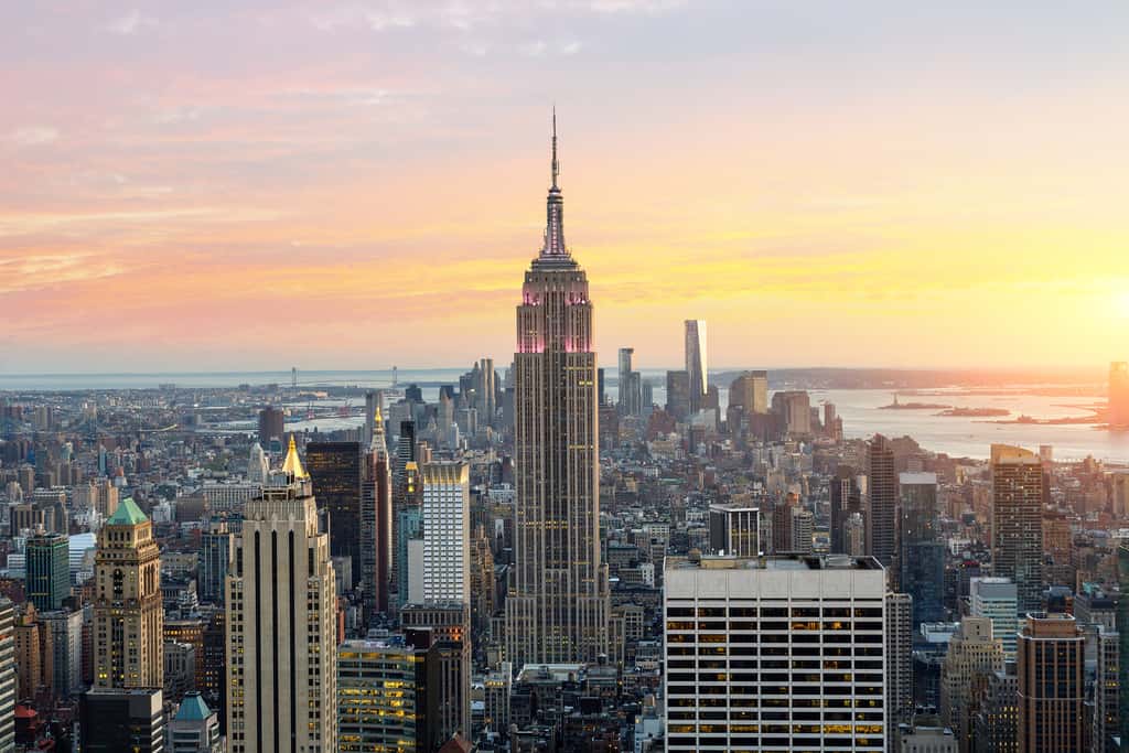 L’<em>Empire State Building</em> est le plus haut gratte-ciel de New York : 381 mètres. © s4svisuals, fotolia