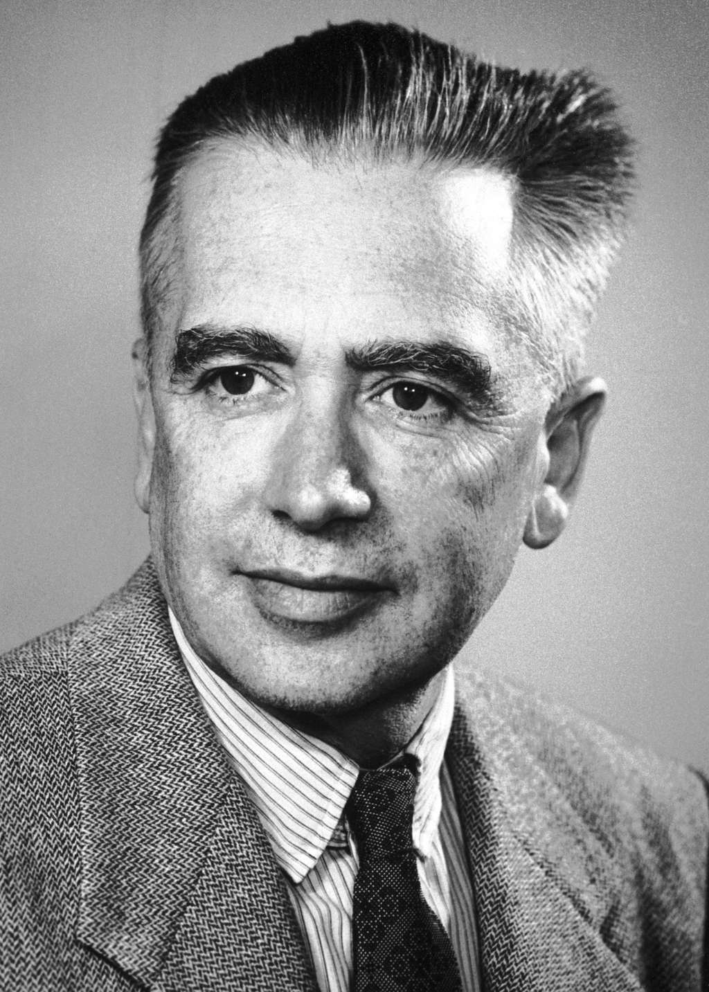 La découverte du technétium par Emilio Segrè, en 1937, a montré que le tableau périodique pouvait s’enrichir d’éléments créés artificiellement. © Nobel fondation, Wikipedia, Domaine public