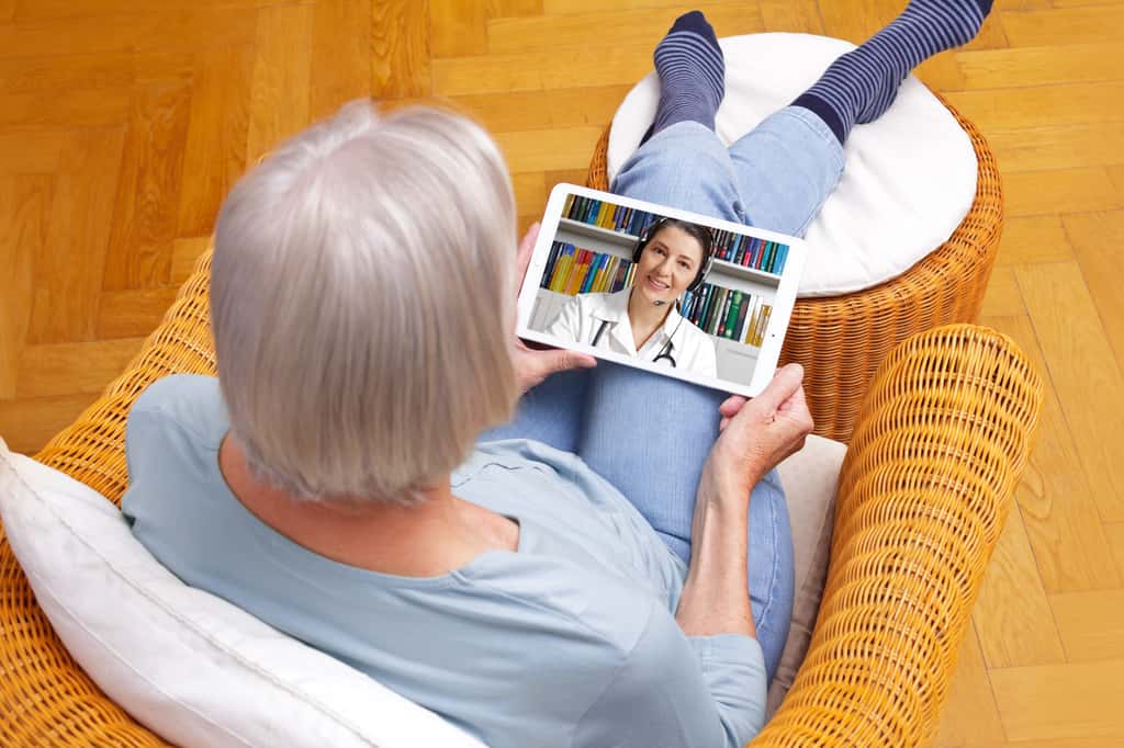 La télémédecine peut être l'une des solutions aux problèmes de mobilité des personnes âgées et aux déserts médicaux. © agenturfotografin, Adobe Stock