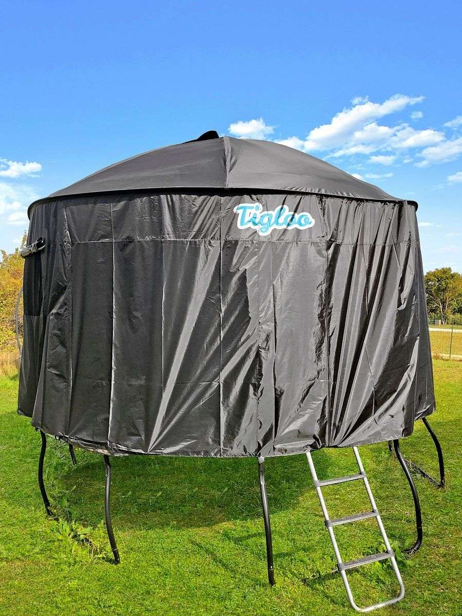 Un trampoline se cache sous cette tente yourte. © Topflex