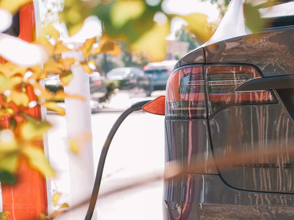 Avec le développement programmé du parc automobile électrique, la demande de lithium devrait être multipliée par 40 dans les prochaines décennies. © Kindel Media, Pexels