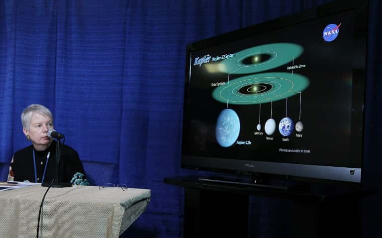 Jill Tarter lors de la présentation de la nouvelle planète découverte Kepler-22b, au centre Ames de la Nasa, le 5 décembre 2011, à Moffett Field, en Californie. © Justin Sullivan, Getty, AFP, Archives