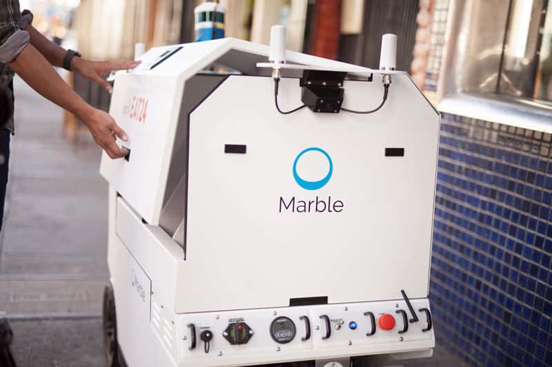 Le robot livreur Marble peut transporter l’équivalent de quatre sacs de courses. Il se déplace à l’allure d’un marcheur. © Marble