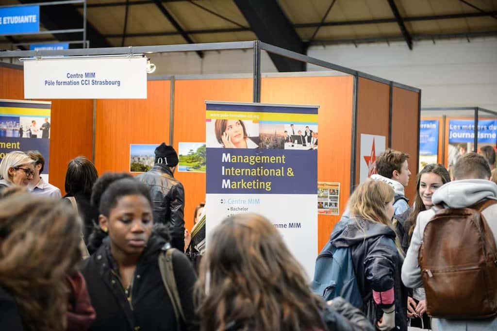 À Strasbourg, en 2016, un salon d’orientation où se présentent les écoles. © Shutterstock