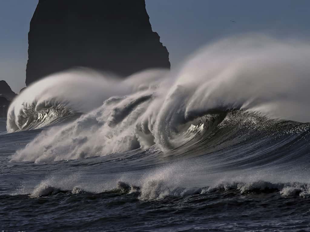Pacifique : cet océan possède des vagues les plus médiatisées au monde, idéales pour le surf