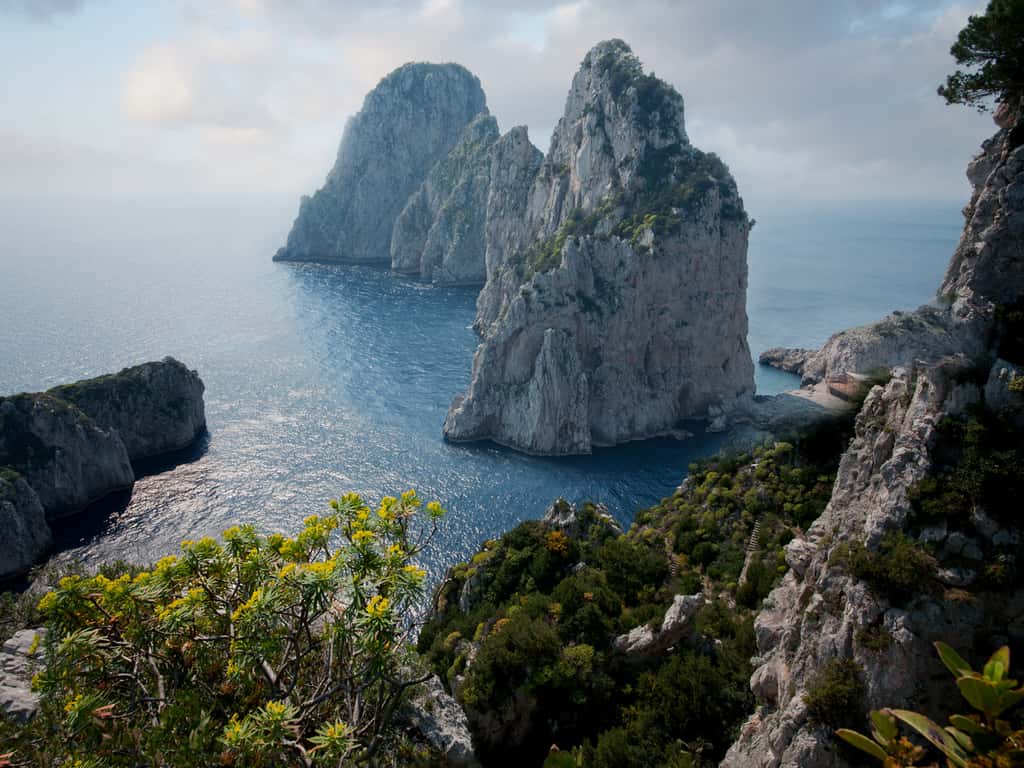 Faraglioni di Capri, nom donné aux trois stacks situés au sud de l'île