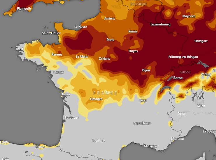  La sécheresse de surface est extrême (rouge foncé) sur le nord-est, ainsi que sur une partie de la Normandie. Elle est soit exceptionnelle (orange foncé) soit sévère (orange moyen) ailleurs au nord. © Windy