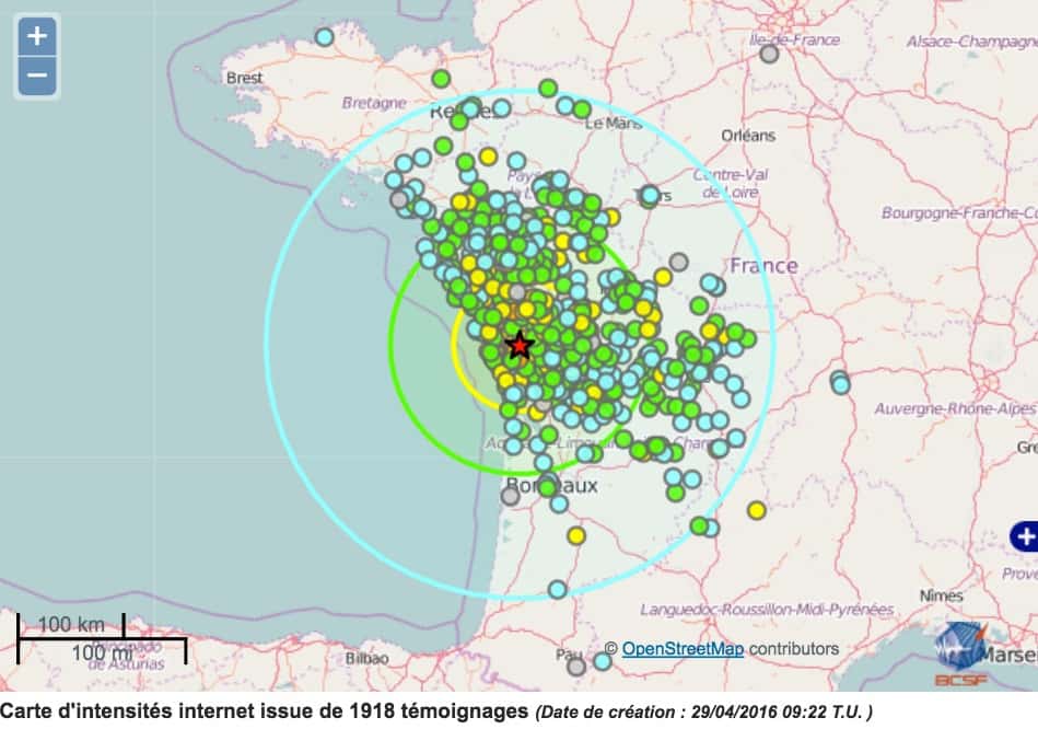 Le séisme du 28 avril a été ressenti jusqu’à 350 km de l’épicentre (en rouge). Franceseisme.fr a recueilli plus de 1.498 témoignages (points verts, bleus, jaunes, gris). © BCSF (CNRS, université de Strasbourg), LDG (CEA-DASE), <a href="http://www.franceseisme.fr/" target="_blank">www.franceseisme.fr</a>
