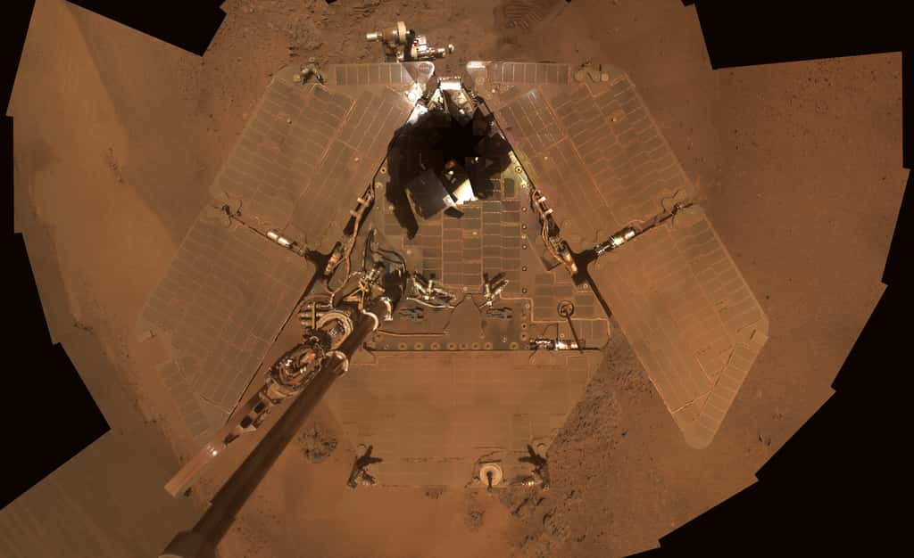Selfie d’Opportunity couvert de poussière martienne, le 17 février 2012. © Nasa, JPL-Caltech, Cornell, Arizona State Univ.