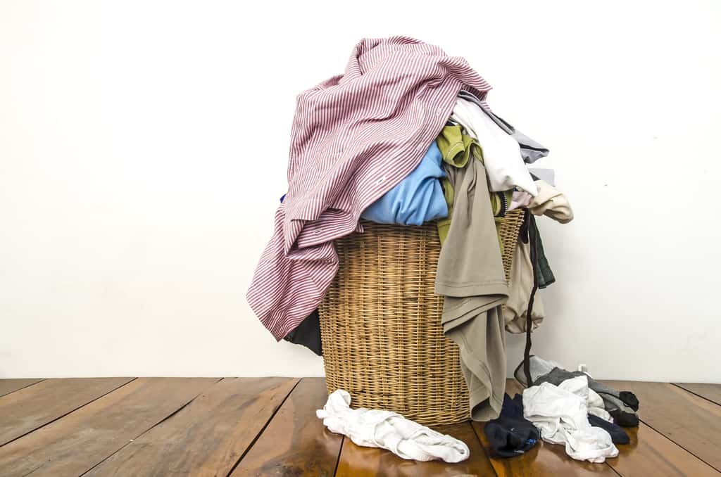 Le risque de perdre des chaussettes est lié au nombre de personnes du foyer, au nombre de lavages différents et à l’attention qui est prêtée aux lessives. © Iamnao, Shutterstock