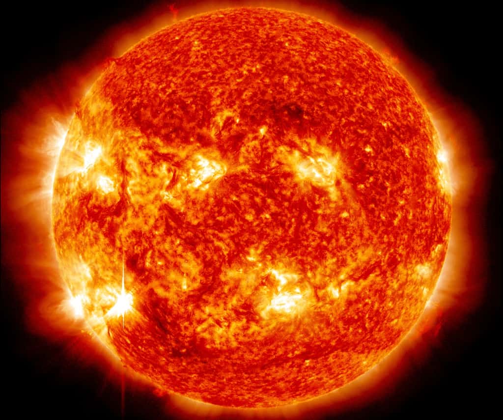 La surveillance de l'activité solaire est importante pour l'Homme et la Terre, les astronautes et les satellites qui évoluent dans l'espace. Ici, une image du Soleil prise avec le satellite SDO. © Nasa, SDO