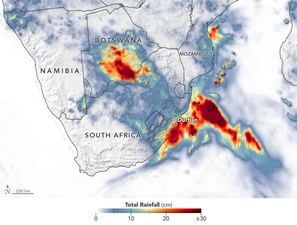 En rouge, les zones touchées par plus de 300 mm de pluie. © NASA
