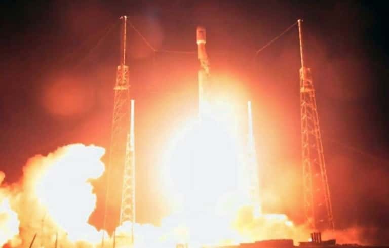Décollage de la fusée SpaceX portant notamment la sonde israélienne Beresheet, le 21 février 2019 à Cap Canaveral en Floride. © HO - SpaceX/AFP