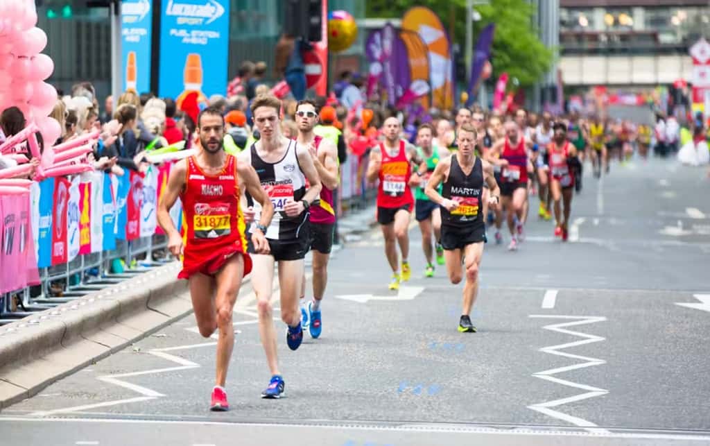 Une pratique sportive trop intense peut entraîner, temporairement, une baisse de l’immunité. Un phénomène qui s’observe notamment chez les athlètes d’endurance (ici, marathon de Londres). © IR Stone, Shutterstock 
